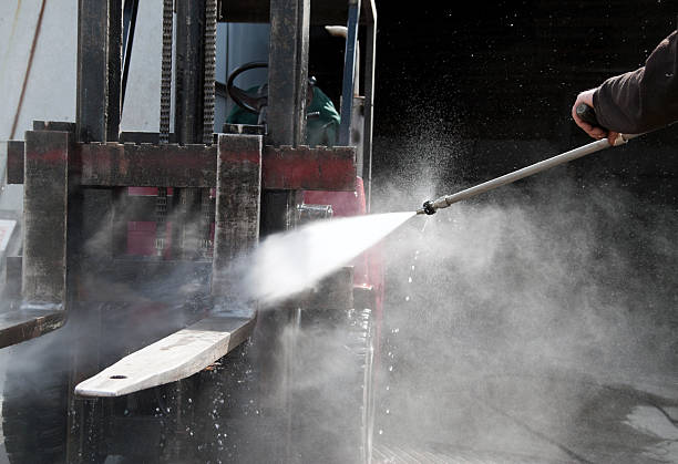 Why Choose Our Certified Pressure Washing Experts for Your Project Needs in Kent, OH?